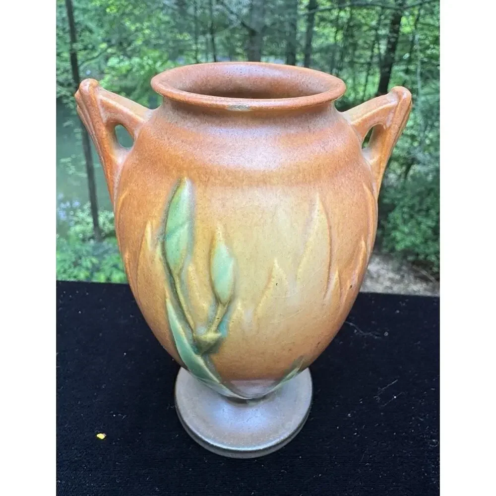 Lovely Vintage 1950’s Roseville Pink Iris Pattern Orange Ceramic Vase -A72